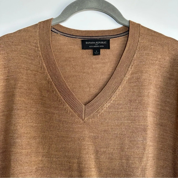 Banana Republic 100% Merino Wool Sweater Light Brown V Neck Long Sleeve Light - Picture 3 of 6